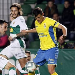 Las Palmas remonta en Elche y da un golpe de autoridad