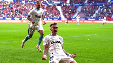 El centrocampista es el faro de este Girona. El acierto goleador le da el liderato, pero el equilibrio del equipo est¨¢ en las botas de Aleix Garc¨ªa. Imprescindible en la remontada ante Osasuna.
