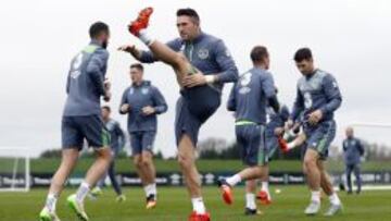 Robbie Keane es una de las piezas importantes de la Irlanda que hoy buscará el pase ante Bosnia en Dublín.