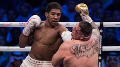 Defending champion Andy Ruiz Jr., right, trades blows with Britain&#039;s Anthony Joshua in their World Heavyweight Championship boxing contest at the Diriyah Arena, Riyadh, Saudi Arabia early Sunday Dec. 8, 2019 *** Local Caption *** .