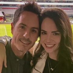 Mauricio Ochmman y Paulina Burrola comparten cita apoyando a la Selección Mexicana
