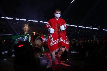 Canelo Álvarez tiene en mente tres peleas para el 2021