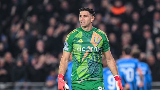 Van der Sar sacude al Dibu: “Ni Top-10 del mundo...”