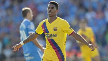 Junior Firpo, en un partido con el Barça.