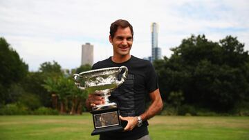 Federer: 24 grand slam triumphs "may be a bit too far"