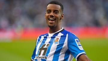 (FILES) In this file photo taken on December 18, 2021 Real Sociedad's Swedish forward Alexander Isak celebrates scoring his team's first goal during the Spanish league football match between Real Sociedad and Villarreal CF at the Anoeta stadium in San Sebastian. - Newcastle smashed their transfer record on Friday, August 26, with a reported �58 million ($68 million) swoop for Real Sociedad's Sweden striker Alexander Isak. (Photo by ANDER GILLENEA / AFP)