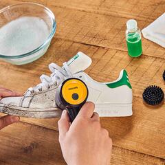 El sencillo truco que no todo el mundo conoce para limpiar las zapatillas sin necesidad de lavadora