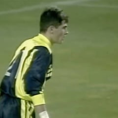 Historia del fútbol: 20 años del debut de Casillas con el Madrid