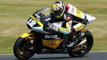 Luthi mantiene la racha en los primeros libres, Simón lesionado