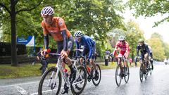 Mathieu Van der Poel tira del grupo cabecero durante los Mundiales de Yorkshire.