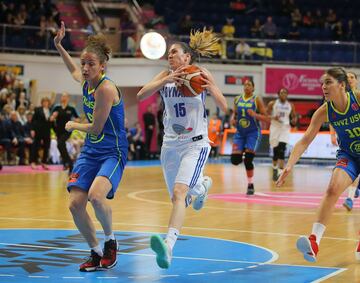 Escolta - Kursk. Desequilibrante en el uno contra uno. Ganó la Euroliga con este equipo en 2017 y tiene un anillo de la WNBA.