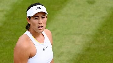 Wimbledon (United Kingdom), 29/06/2022.- Garbine Muguruza of Spain reacts in the women's first round match against Greet Minnen of Belgium at the Wimbledon Championships, in Wimbledon, Britain, 28 June 2022. Minnen won in two sets. (Tenis, Bélgica, España, Reino Unido) EFE/EPA/ANDY RAIN EDITORIAL USE ONLY
