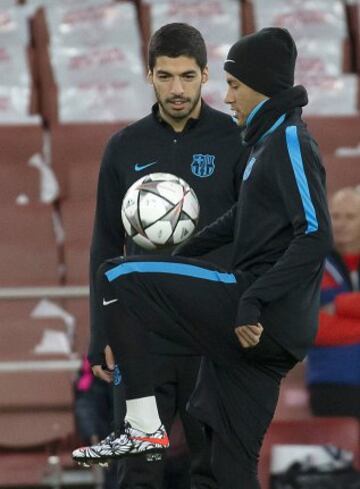 Último entrenamiento del Barcelona antes del partido de Champions League de octavos de final frente al Arsenal 