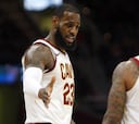LeBron, enfadado por el caso Irving, no renovará por el máximo