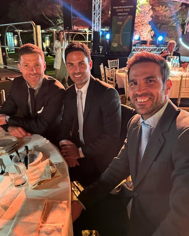 Mikel Arteta, Cesc Fábregas y Xabi Alonso.