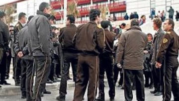 <b>DESPLIEGUE. </b>Los agentes de seguridad del Murcia vigilarán para que no haya incidentes.