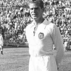 Puchades, el futbolista del pueblo que le ganó al tiempo