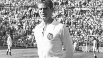 Antonio Puchades jugó trece temporadas en el Valencia.