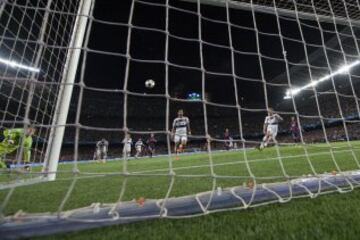 GOL  2-0 de Messi 