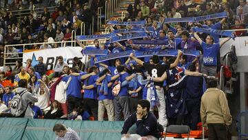 Seguidores del Montakit Fuenlabrada durante un partido.