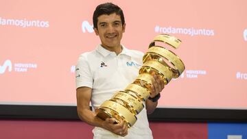 Oficial: Carapaz deja Movistar y firma tres años por el Ineos