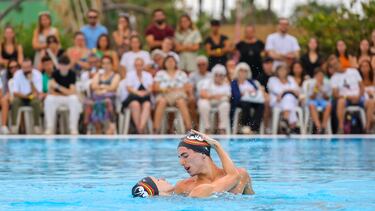 La ‘show-woman’ Andrea Fuentes presenta al “mejor equipo del mundo”