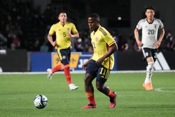 Jhon Jáder Durán y un golazo de chilena de Rafael Santos Borré le dieron la vuelta al marcador tras el primer tanto de Mitoma. Lorenzo mantiene su invicto con la Selección Colombia.