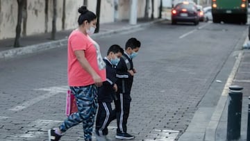 Aumentan casos de sarampión en todo México y Jalisco pide el uso obligatorio del cubrebocas para retener el virus altamente contagioso.