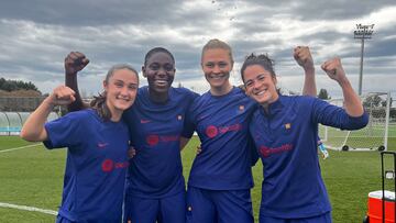 Bruna, Oshoala, Rolfö y Marta Torrejón, en un entrenamiento del Barcelona.