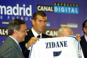 El 10 de julio de 2001 fue presentado como jugador del Madrid y se le entregó la camiseta con el número 5. El fichaje se cifró en 76 millones de euros, convirtiéndolo en su tiempo en el fichaje más caro de la historia del fútbol.