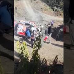 ¡Rescatado por el público! Así sacaron a Neuville de su auto