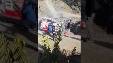 ¡Rescatado por el público! Así sacaron a Neuville de su auto