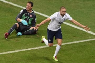 Benzama celebra el 0-4.