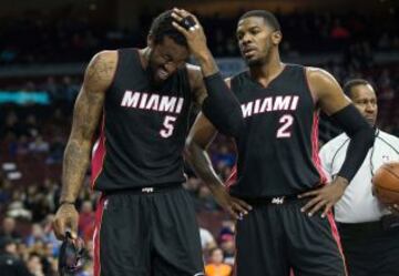 Amar'e Stoudemire se llev車 un buen golpe en la cabeza en el partido de los Heat.