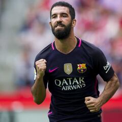 Arda Turan in talks to join Istanbul Basaksehir from Barcelona