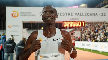 El ugandés Joshua Cheptengue se impone este sábado en la popular San Silvestre Vallecana, en la que más de 41.000 corredores han participado por las calles de Madrid.