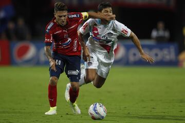 Con goles de Chará y Teófilo, Junior derrotó al DIM de visitante y retomó el liderato de la Liga con 31 puntos