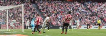 Aduriz marca el 1-1.