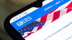 Sitio web del IRS en la pantalla de un smartphone.