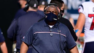 Ante la salida de Bill O'Brien del NRG Stadium, los Texans colocaron a Crennel como head coach interino, aunque el empleo podría ser de tiempo completo.