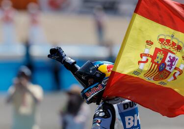 Álex Márquez logra su primera victoria en MotoGP en el Gran Premio de España.