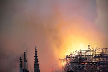 Devastador incendio de la catedral de Notre Dame, uno de los monumentos m¨¢s emblem¨¢ticos de Par¨ªs.