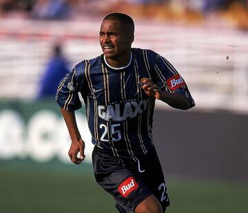 Jugó en el LA Galaxy junto a su compatriota Mauricio Cienfuegos y conquistó una Concacaf Champions League, una US Open Cup y una edición de MLS Supporters’ Shield.