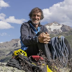 Kammerlander dispara contra los récords en el Everest: “Un día subirán con un bebé”