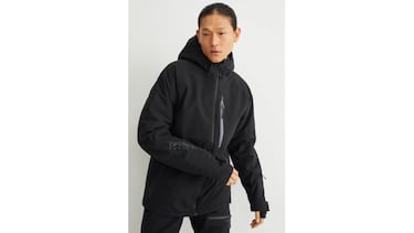 10 prendas de abrigo con hasta el 50% de descuento: chaquetas, parkas, plumíferos…