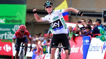 Chris Froome bate a Nairo Quintana en la cima de Peña Cabarga, donde ya venció en 2011.