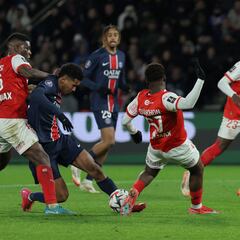 El Reims amarga el debut de Kvara