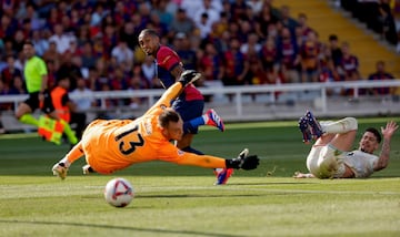 El delantero brasile?o del FC Barcelona Raphinha abri車 el marcador, y anotar赤a dos m芍s, en el contundente 7-0 al Real Valladolid de la jornada 4 en Barcelona, el 31 de agosto de 2024.