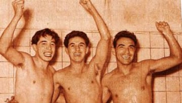 Juan Soto, Leonel Sánchez y Mario Soto festejando tras el 5-2 a Bolivia en el Sudamericano de 1959.