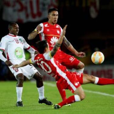 Morelo hace tripleta y Santa Fe jugará con Nacional de Uruguay